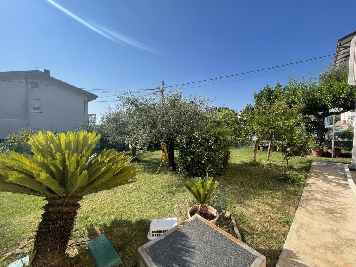 Oasi Di Relax Apartment Santa Maria di Scacciano Exterior photo